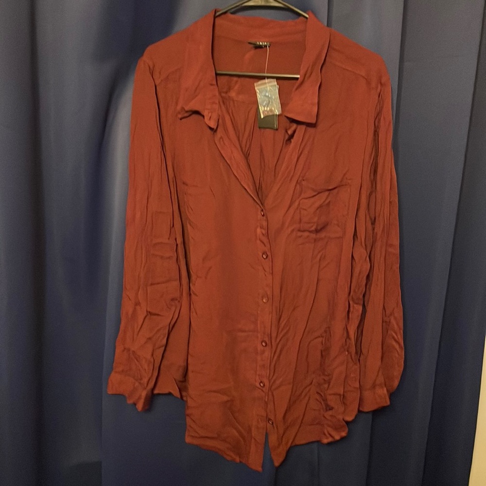 NWT SIZE 3X TORRID MAROON SUPER SOFT COLLARED SHIRT